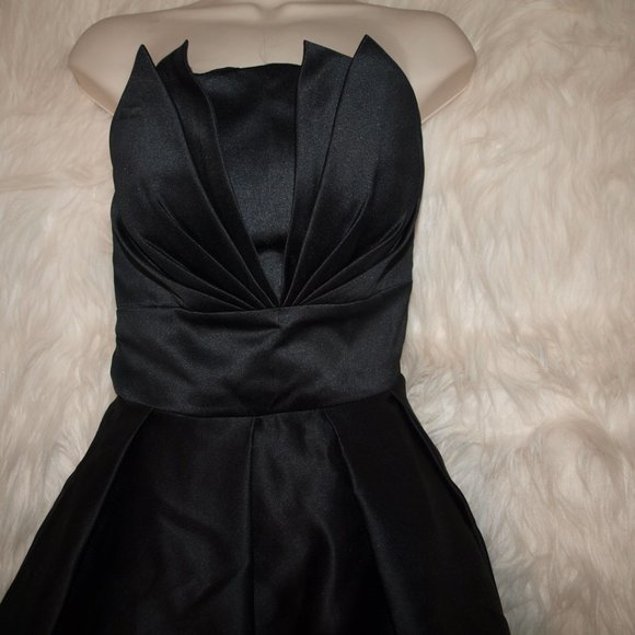 Black Cocktail DRESS With Pleated Front BY COCO MELODY SIZE M USED 4 PHOTO SHOOT - Picture 2 of 5